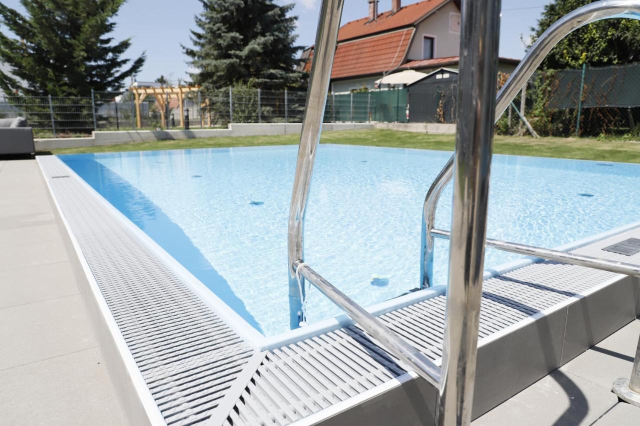 Rooftop Terrace, Free Garage Parking And Pool! Viena Exterior foto